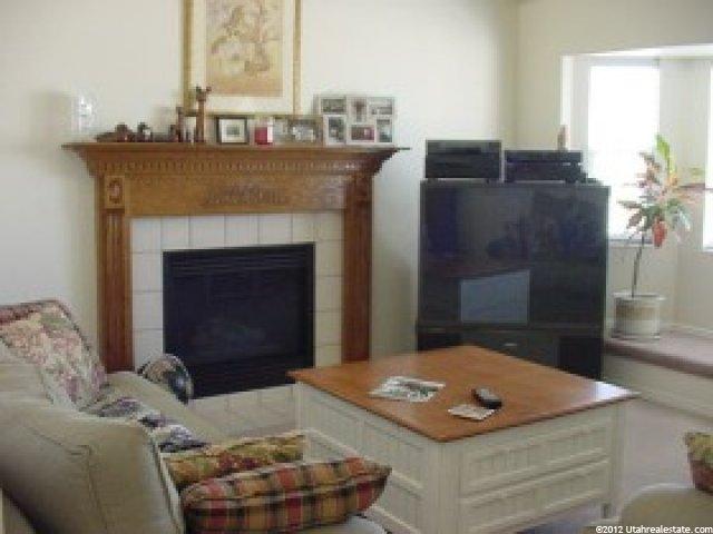 4146 Lily Dr, Roy, UT 84067 — photo 2