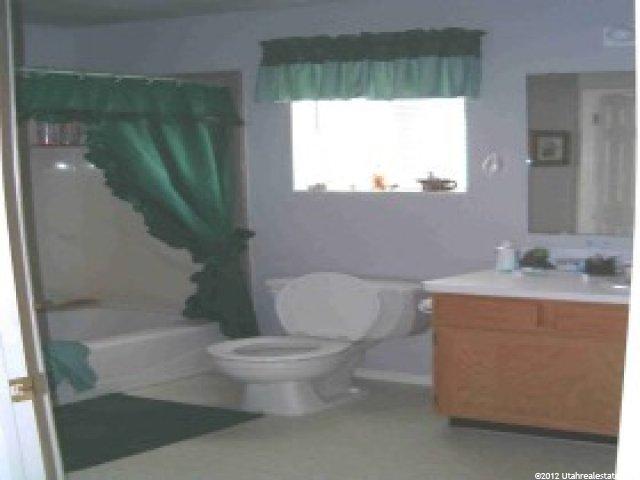911 W 2350 N, Layton, UT 84041 — photo 5