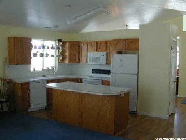 1660 E 900 S ##4, Clearfield, UT 84015 — photo 3