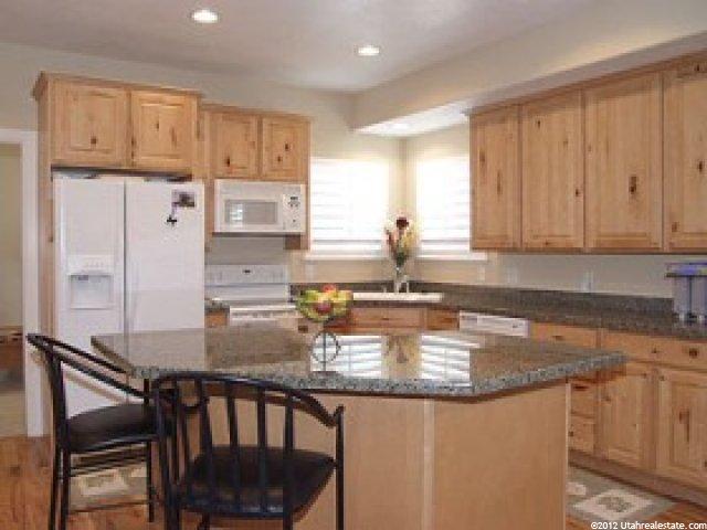 9521 Candle Tree Ln, Sandy, UT 84092 — photo 3
