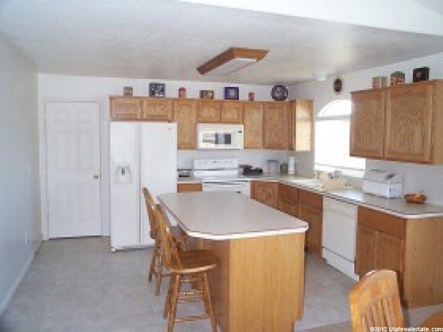 1896 S 2590 W, Syracuse, UT 84075 — photo 4