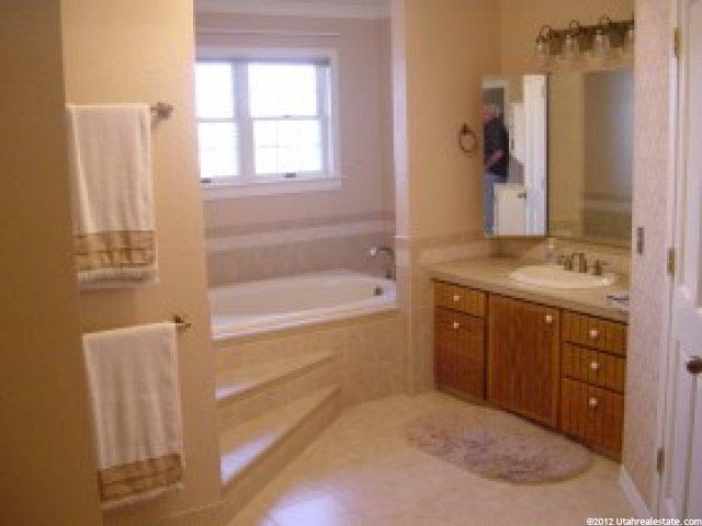 1010 Eastridge Dr, Logan, UT 84321 — photo 6