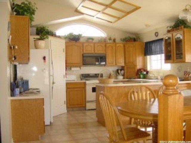318 E 570 N, Hyde Park, UT 84318 — photo 2