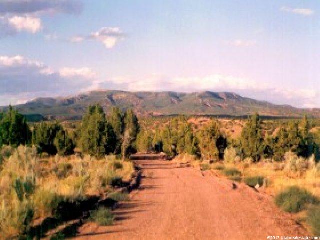 9520 N Paradise Park Rd, Lapoint, UT 84039 — photo 4