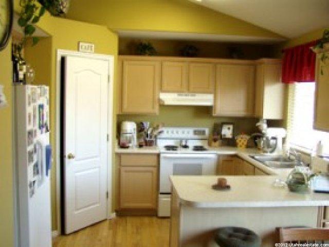 686 E Abbottsford Ln, Sandy, UT 84070 — photo 3