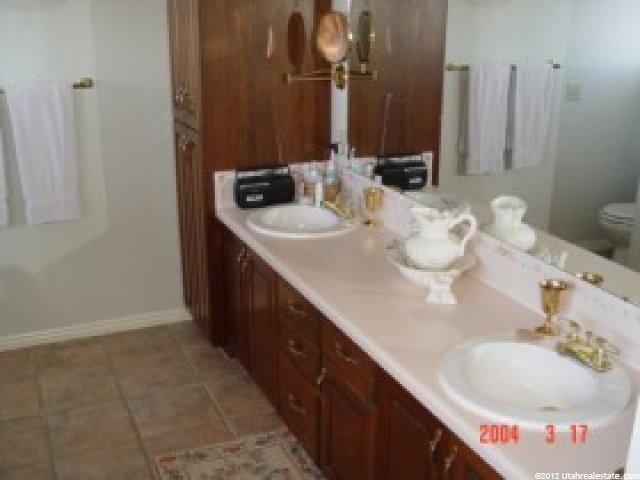 2201 Summerwood Dr, Layton, UT 84040 — photo 4