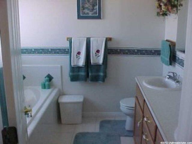 570 W 2300 S, Syracuse, UT 84075 — photo 3