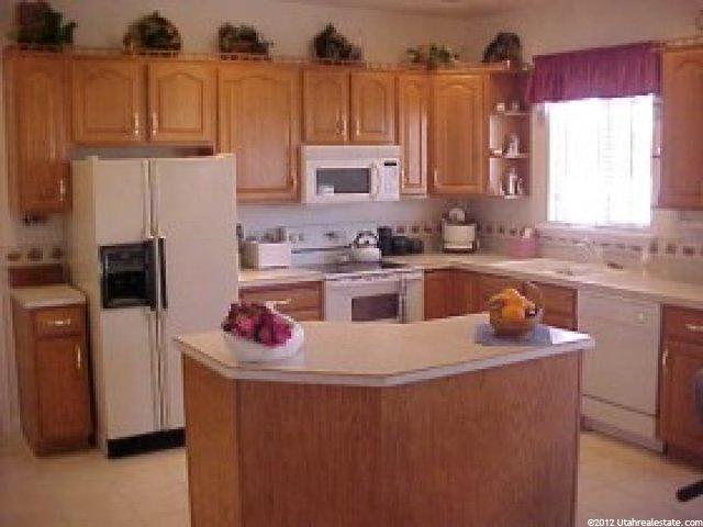 570 W 2300 S, Syracuse, UT 84075 — photo 4