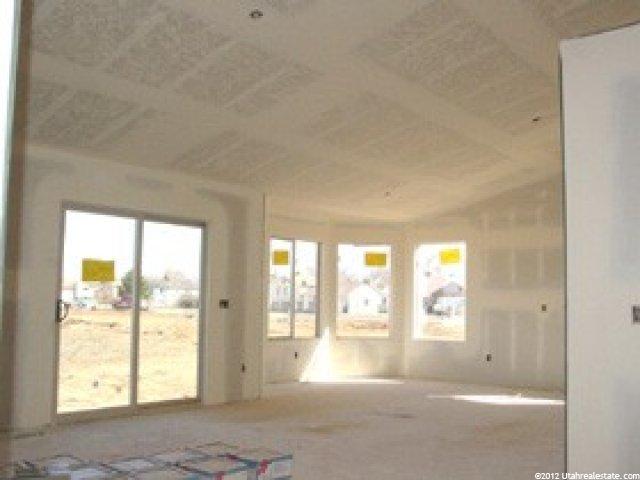 762 W 910 N, Clinton, UT 84015 — photo 2