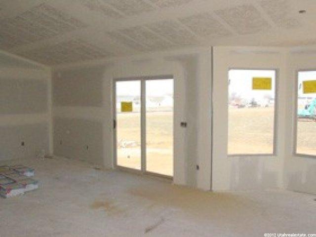 762 W 910 N, Clinton, UT 84015 — photo 3