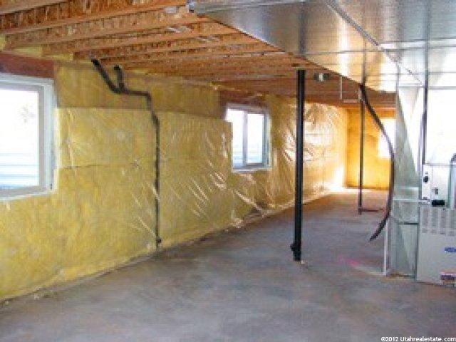 762 W 910 N, Clinton, UT 84015 — photo 4