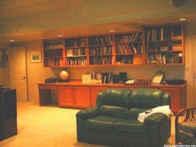28 S Moss Hill Dr, Bountiful, UT 84010 — photo 3