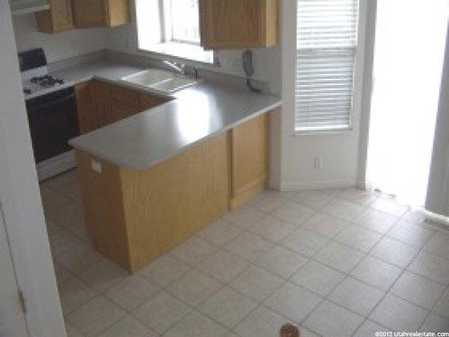 587 E Eastpointe Cir, North Salt Lake, UT 84054 — photo 5