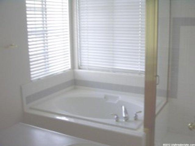 587 E Eastpointe Cir, North Salt Lake, UT 84054 — photo 7