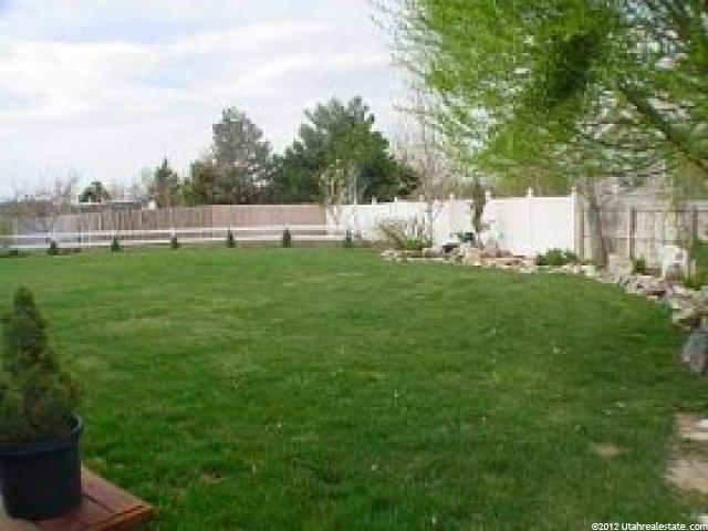 886 S Lloyd Rd E, Fruit Heights, UT 84037 — photo 6