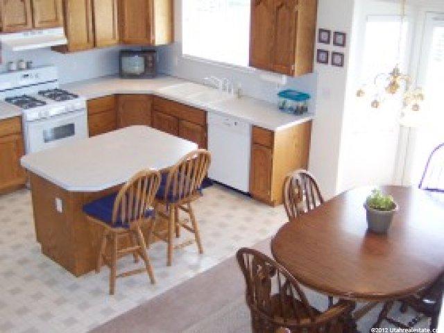 479 W 225 S, Layton, UT 84041 — photo 2