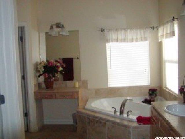 458 Lana Ct, Draper, UT 84020 — photo 4