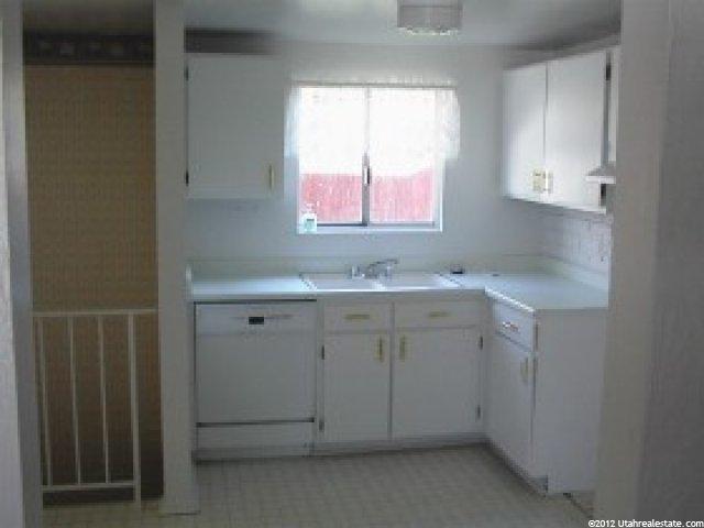 8533 Johnson Way Cir, Sandy, UT 84094 — photo 4