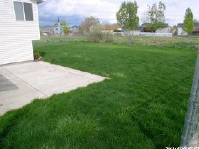 5416 Vista Dr, Roy, UT 84067 — photo 2