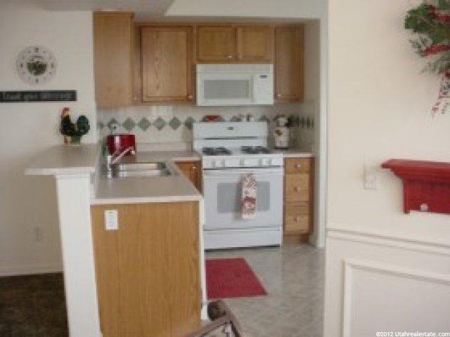 961 S Courtyard Ln E, Centerville, UT 84014 — photo 5