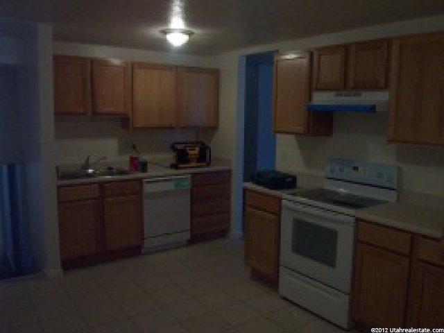 17 W Zircon Cir, Layton, UT 84041 — photo 2