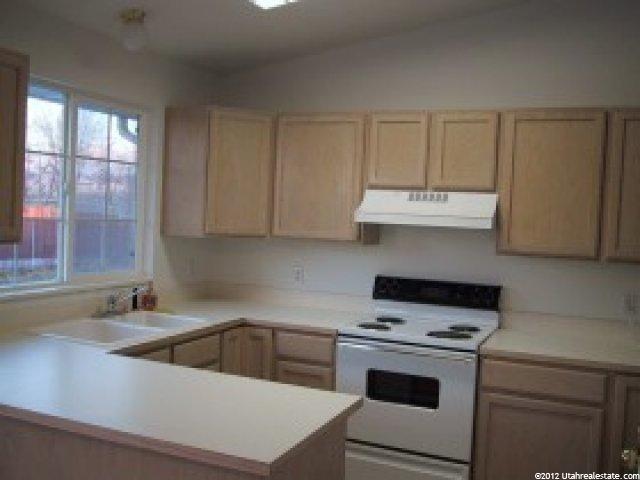 90 W 1425 N, Layton, UT 84041 — photo 5