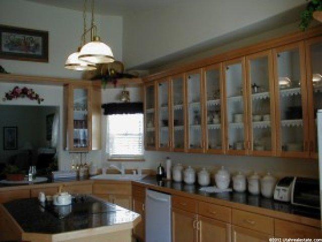 558 Oak Ln, Tooele, UT 84074 — photo 2