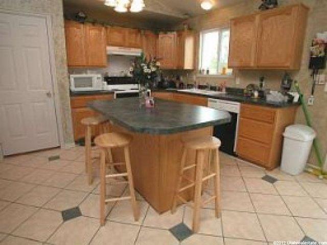 866 W 910 N, Clinton, UT 84015 — photo 3