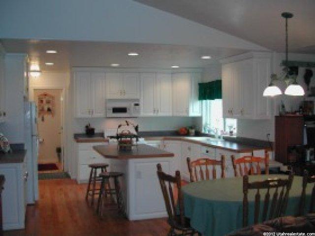 379 W Sunset Cir, Centerville, UT 84014 — photo 2