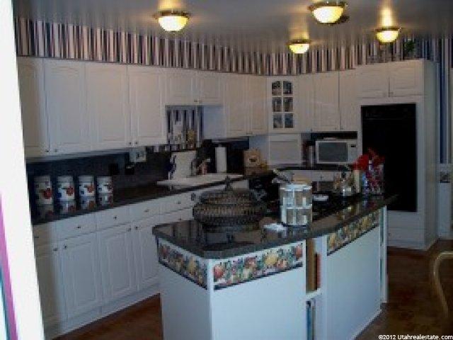 8433 Mesa Dr, Sandy, UT 84093 — photo 4