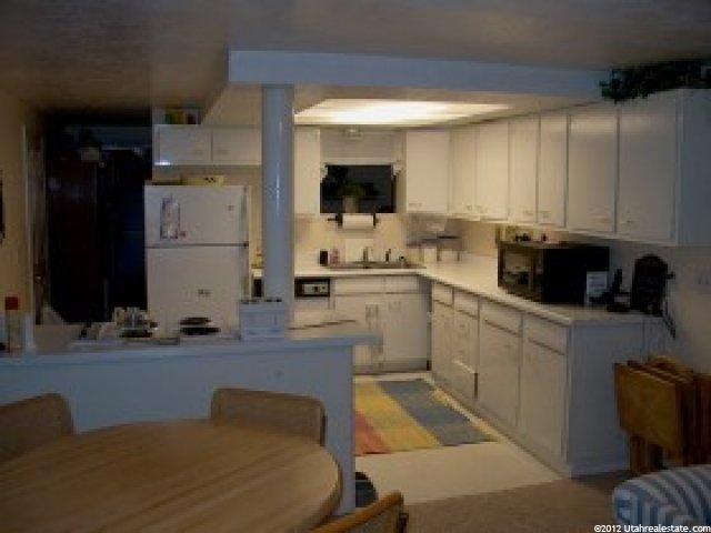 8433 Mesa Dr, Sandy, UT 84093 — photo 5