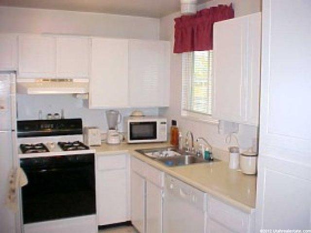 10445 S Leilani Dr E, Sandy, UT 84070 — photo 3