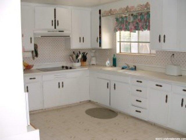 1146 Bronze Ln, Sandy, UT 84094 — photo 6