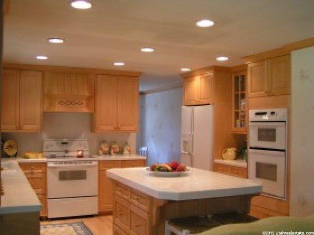 1341 Kingston Dr, Ogden, UT 84403 — photo 2