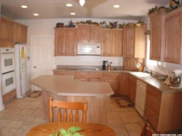 1128 Charlais Dr, Fruit Heights, UT 84037 — photo 2
