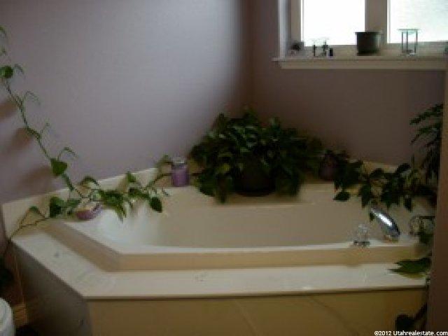 2136 Buchanan Ave, Ogden, UT 84401 — photo 2
