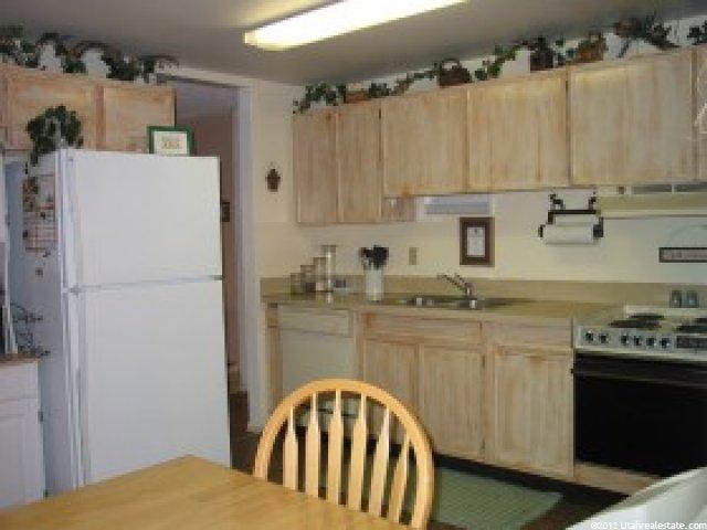 106 E Gordon Ave, Layton, UT 84041 — photo 3