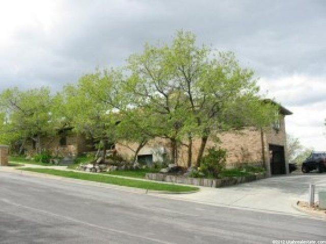 614 Indian Trail Rd, Bountiful, UT 84010 — photo 3
