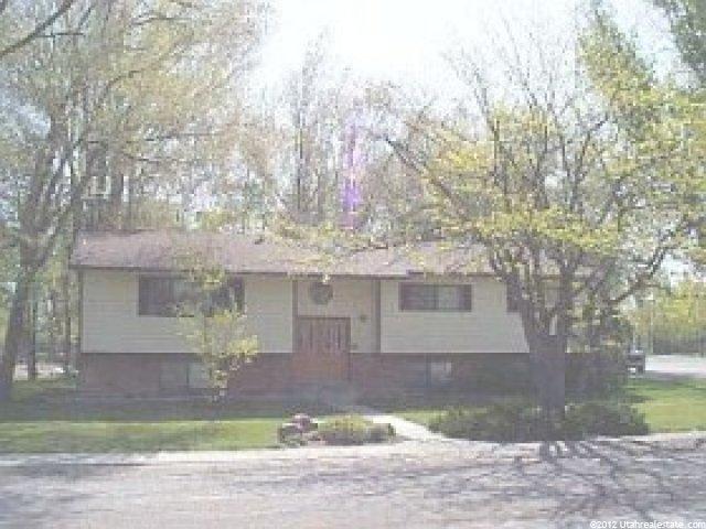 212 N Main St, Hinckley, UT 84635 — photo 2