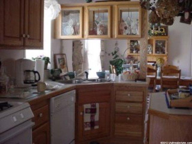 438 E 400 S, Mt Pleasant, UT 84647 — photo 4