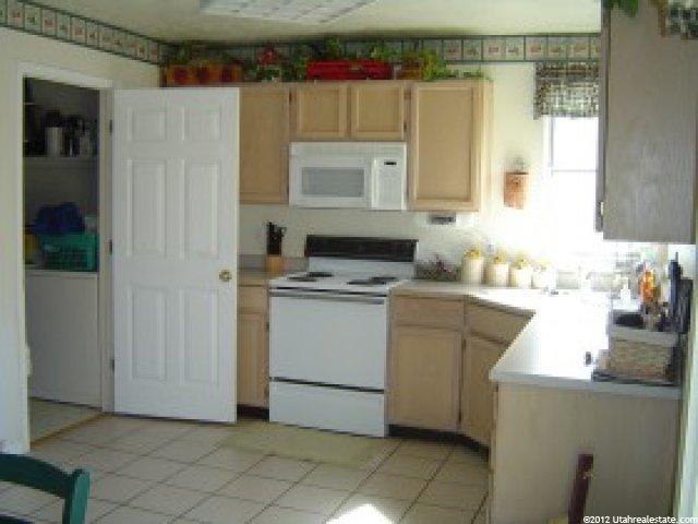 5457 Sunfalls Ct, Kearns, UT 84118 — photo 5