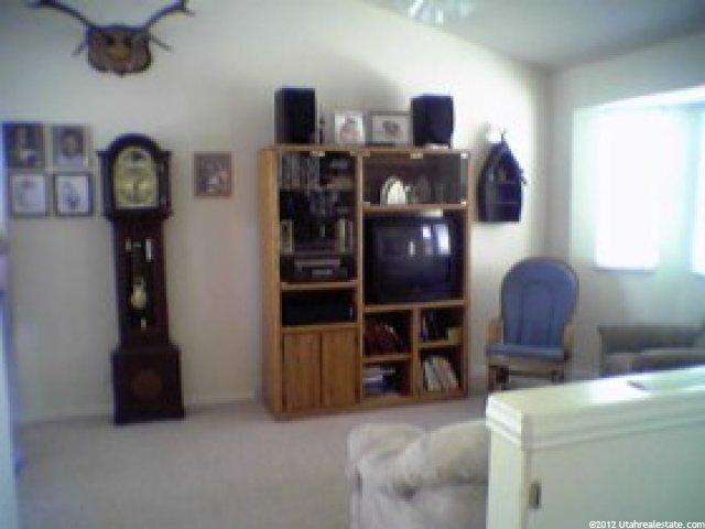 5421 S Vista Dr, Roy, UT 84067 — photo 2
