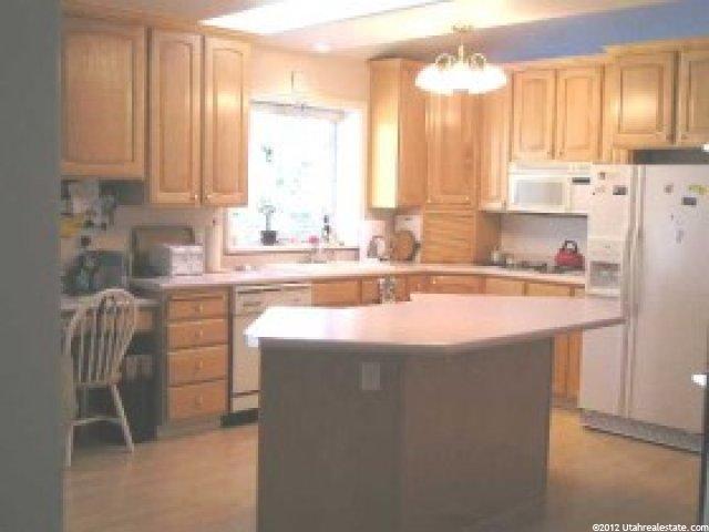 3577 S Oakridge Dr E, Bountiful, UT 84010 — photo 2