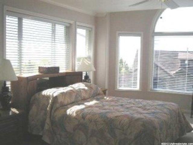 3577 S Oakridge Dr E, Bountiful, UT 84010 — photo 4