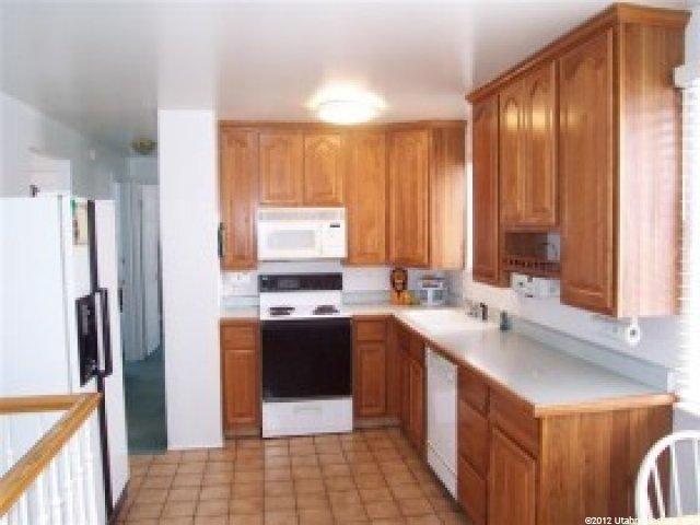 9945 Flint Dr, Sandy, UT 84094 — photo 3