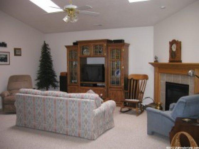 914 W 1730 N, Clinton, UT 84015 — photo 4