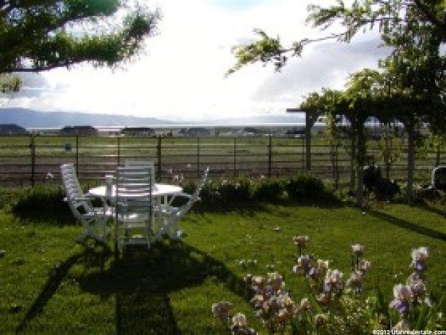 7341 Foothill Dr, Lake Point, UT 84074 — photo 2