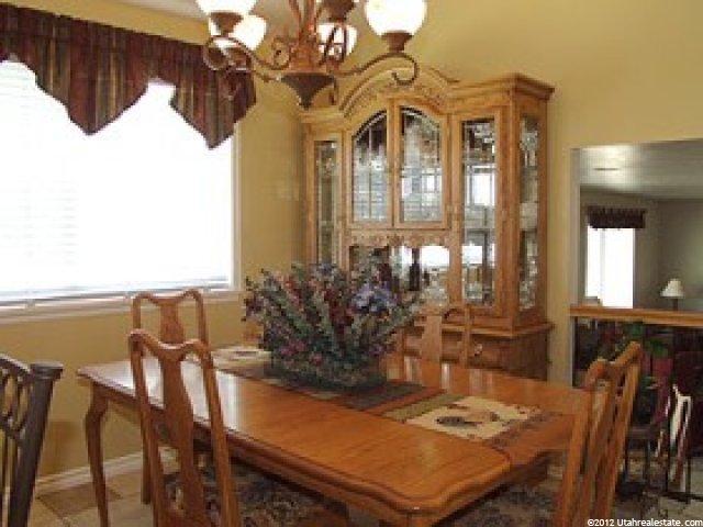 10802 Meadow River Dr, Sandy, UT 84070 — photo 4