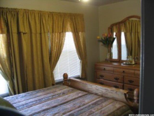 127 W 1850 N, Sunset, UT 84015 — photo 4