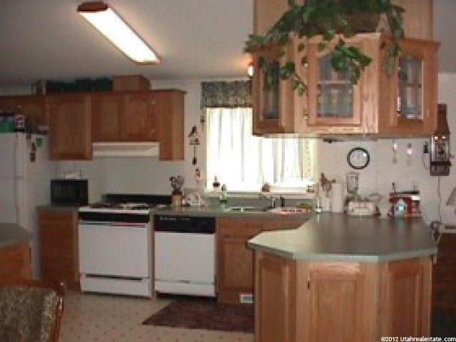 210 Crusader Dr, Murray, UT 84107 — photo 2